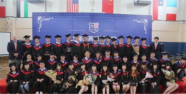 2017年美高学校毕业生合照 2017年美高学校毕业生合照