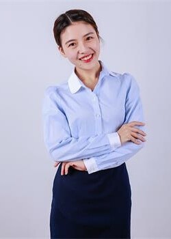 成都西雅美途外国语联合学校屈逸