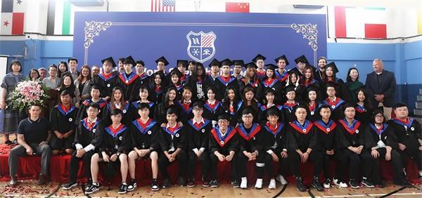 2019年美高学校毕业生合照 2019年美高学校毕业生合照