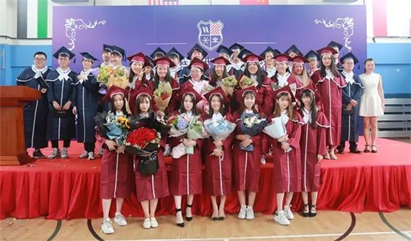 2018年美高学校毕业生合照 2018年美高学校毕业生合照