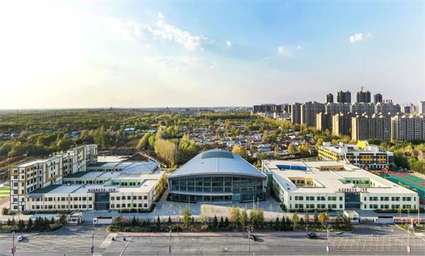 哈尔滨顺迈华美外国语学校图片1