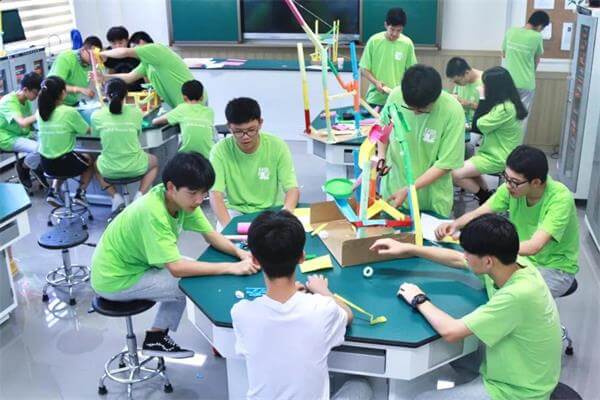 上海新纪元双语学校校园开放日学生活动图片