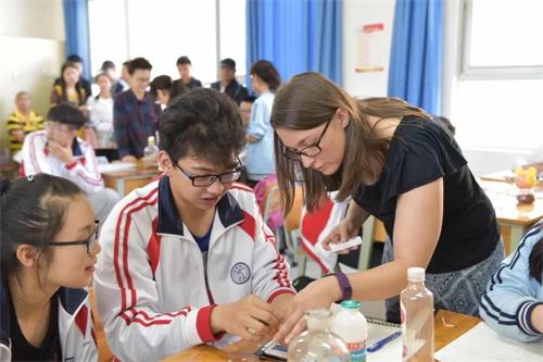 昆明市第十中学国际部师生