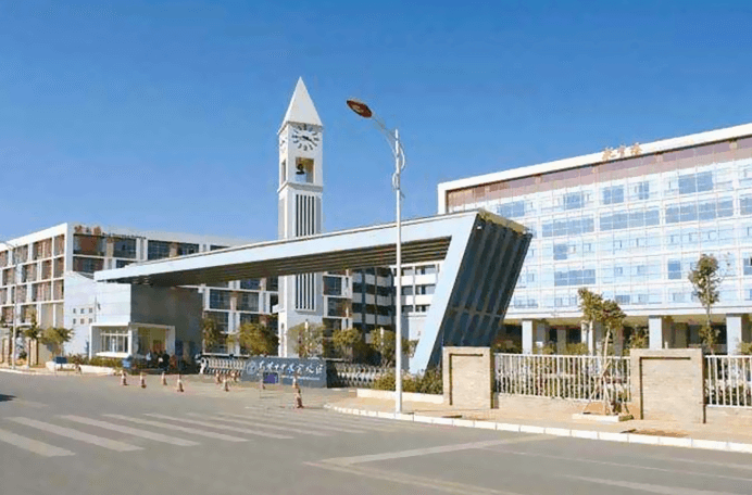 昆明市第十中学国际部