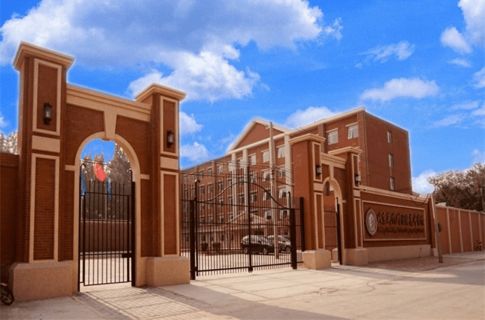 北京新桥外国语高中学校